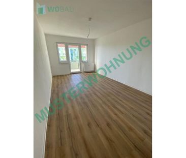 Sanierte 3 Raum Wohnung mit Dusche und Balkon mit tollem Ausblick! - Foto 1