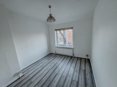 3 bedroom detached house to rent - Photo 2