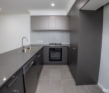 BRAND NEW 4 BEDROOM DUPLEX!! - Photo 2