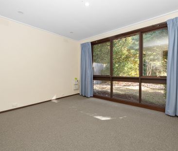 Spacious Family Home in Prime Location - Photo 2