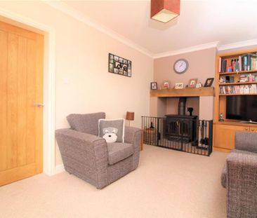 3 bedroom semi-detached house to rent - Photo 3