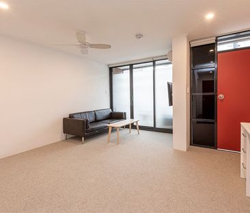 Studio Apartment in the Heart of Darlington - Photo 3