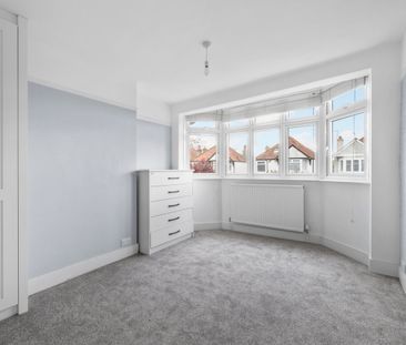 Brampton Gardens, HERSHAM VILLAGE, KT12 - Photo 3