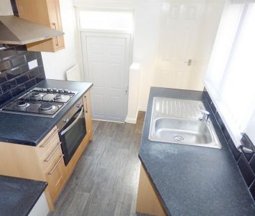3 bedroom flat to rent - Photo 5