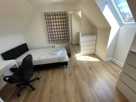 5 bedroom detached house to rent - Photo 5