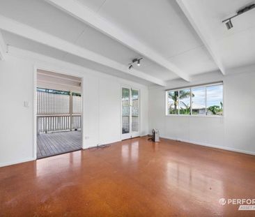 136 White Street, Wavell Heights QLD 4012 - House For Rent | Domain - Photo 4