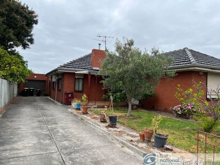 1 Margaret Crescent, Dandenong - Photo 4