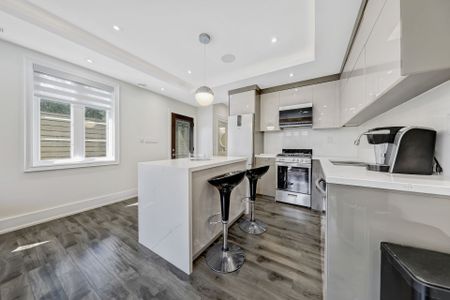 For Lease - 8 Fraserton Crescent, Toronto, Ontario - Photo 3