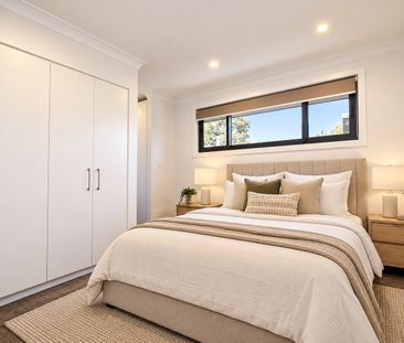 Six-Bedroom Family Home with Flexible Two-Level Layout in Condell Park - Photo 3