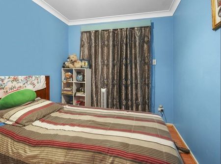 BEAUTIFULLY PRESENTED FAMILY HOME !!! - Photo 5