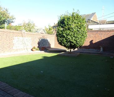 Arnold Street, Lowestoft - Photo 1