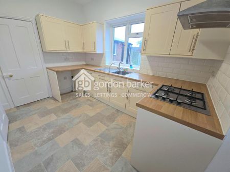 3 bedroom semi-detached house to rent - Photo 2