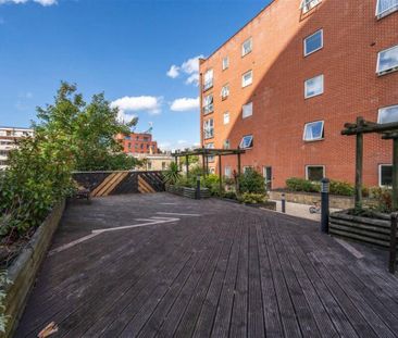 1 bedroom flat to rent - Photo 6