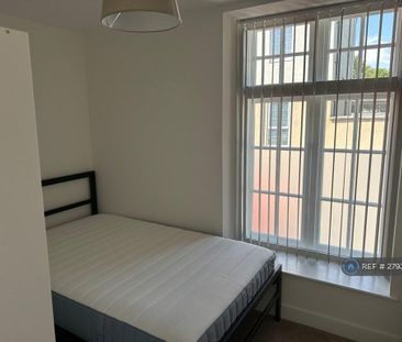 1 bedroom in a house share to rent - Photo 3