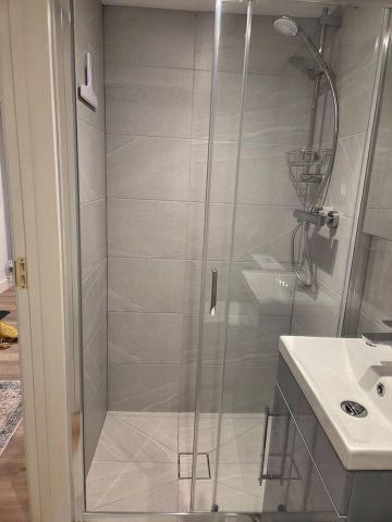 Studio Flat, Pennine Drive, NW2 - Photo 2