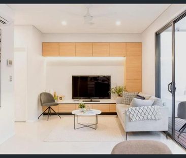 Contemporary Living in Tranquil Complex | Airconditioning + Courtyard - Photo 1