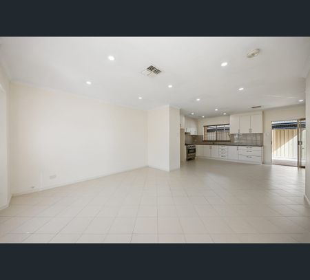 55a Russ Avenue, Seaton, SA 5023 - Photo 2