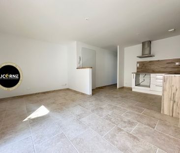 Location Appartement 2 pièces 41m² LE PUY STE REPARADE 13610 - Photo 2
