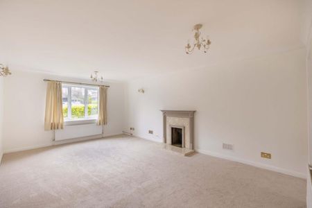 5 bedroom detached house to rent - Photo 2