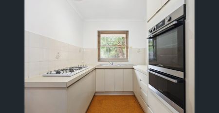 Charming 2-Bedroom House in Glenelg North - Photo 2