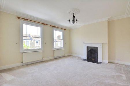 4 bedroom terraced house to rent - Photo 3