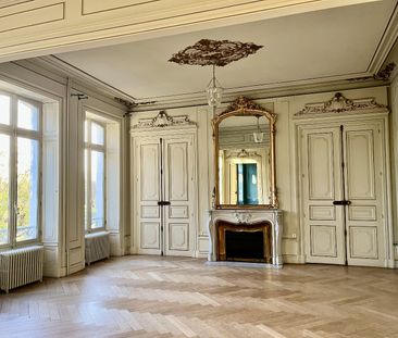 Location Maison 10 pièces 442m² JARNAC 16200 - Photo 2