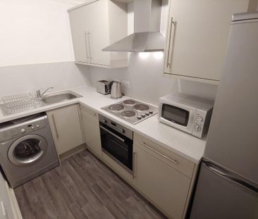 2 bedroom flat to rent - Photo 3