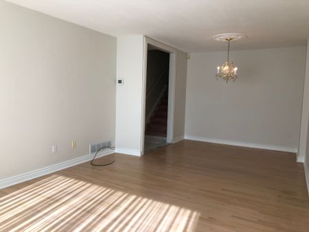 For Lease - 12 Painswick Crescent, Toronto, Ontario - Photo 5