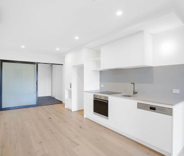 Comfort Meets Convenience, Welcoming Two-Bedroom Apartment in Metropol - Photo 4