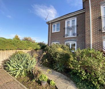 2 bedroom end of terrace house to rent - Photo 2