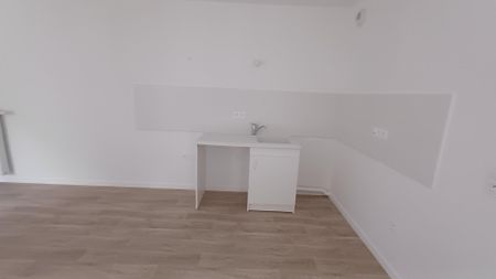 location Appartement T4 DE 81.5m² À BOBIGNY - Photo 4