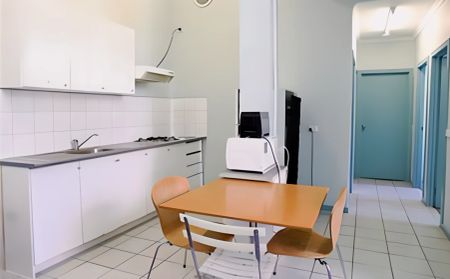 3 Bedroom Apartment Whole apartment - Photo 3