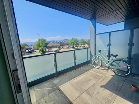 Second Floor at SoHo Kelowna! - Photo 3