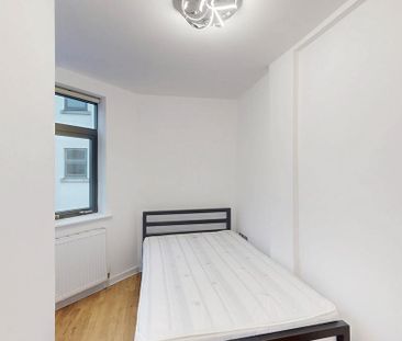 3 bedroom flat to rent - Photo 2