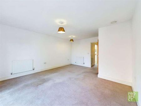 Kenley Place, Farnborough, Hampshire, GU14 - Photo 4