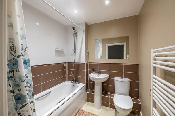 2 bedroom terraced house to rent - Photo 1