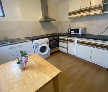 Room in a Shared House, Spacious Double Room In Queen's Park, W9 - Photo 6