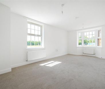 4 bedroom detached house to rent - Photo 2