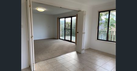 Coastal Home with Studio - Photo 2