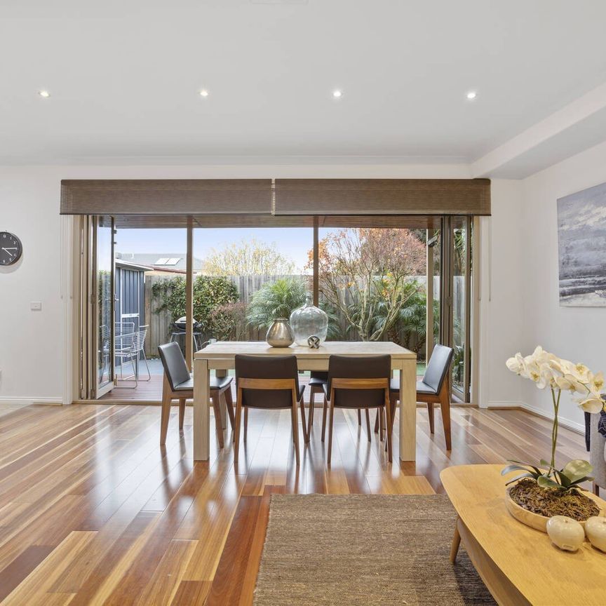 8 Scanlan Street, Bentleigh East - Photo 1