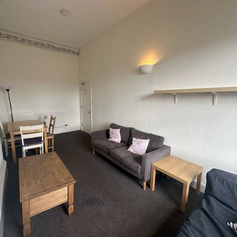 3 bedroom flat to rent - Photo 1