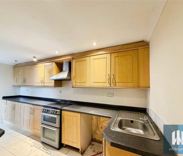 2 bedroom end of terrace house to rent - Photo 3