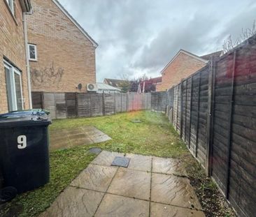 4 bedroom semi-detached house to rent - Photo 1