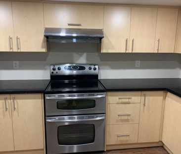 For Lease - 2489 Felhaber Crescent Unit# Basment, Oakville, Ontario - Photo 5
