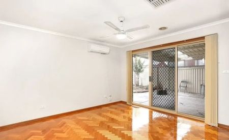 SPACIOUS FAMILY HOME - Photo 2