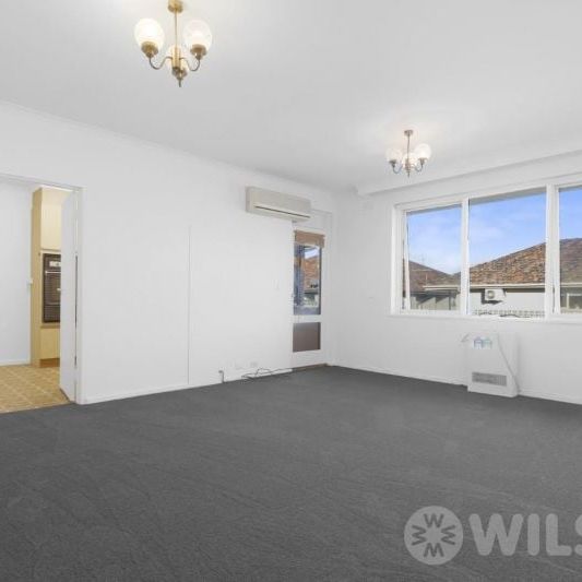 Light-Filled Living in the Heart of Caulfield - Photo 1