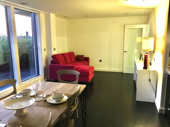 3 Bed Flat, Caro Point, SW1W - Photo 1