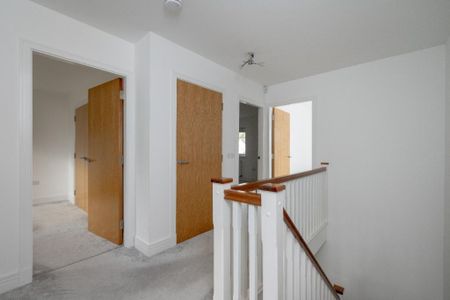 3 bedroom semi-detached house to rent - Photo 5