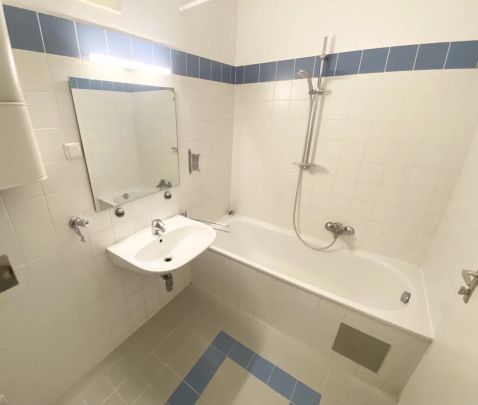 Wohnen im Adlerhof (1070 Wien)! 2-Zimmer DG Wohnung mit Lift zu vermieten - Foto 1