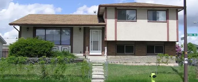 BEAUTIFUL 2 BEDROOMS 2 LEVEL SPLIT BASEMENT SUITE! | Calgary - Photo 1